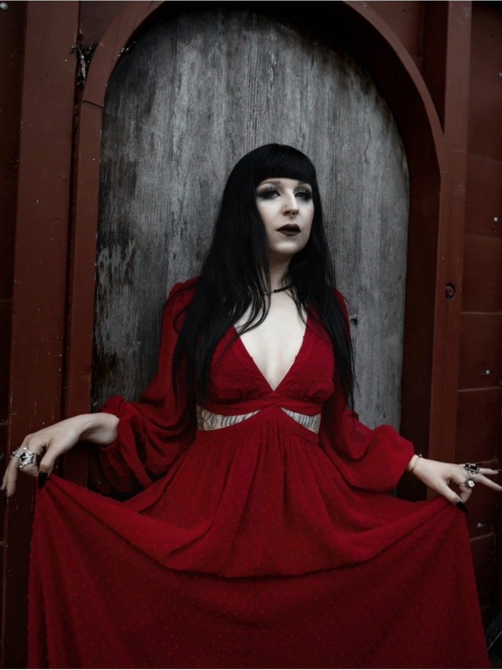 LIVELY GHOSTS - Sorcerouge Dress - Picture 4 of 9